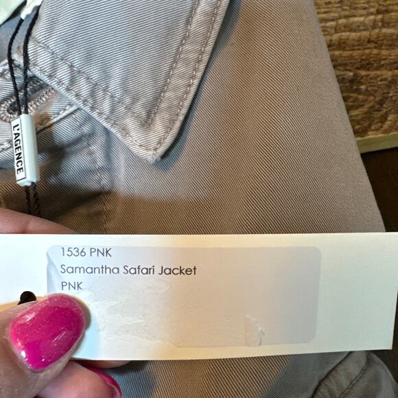 L'Agence Samantha Belted Safari Utilitarian Jacket in Taupe Size Small NWT - Picture 8 of 10